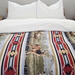 Pendleton Style Western Wildlife Blanket – Bear Deer Moose Throw